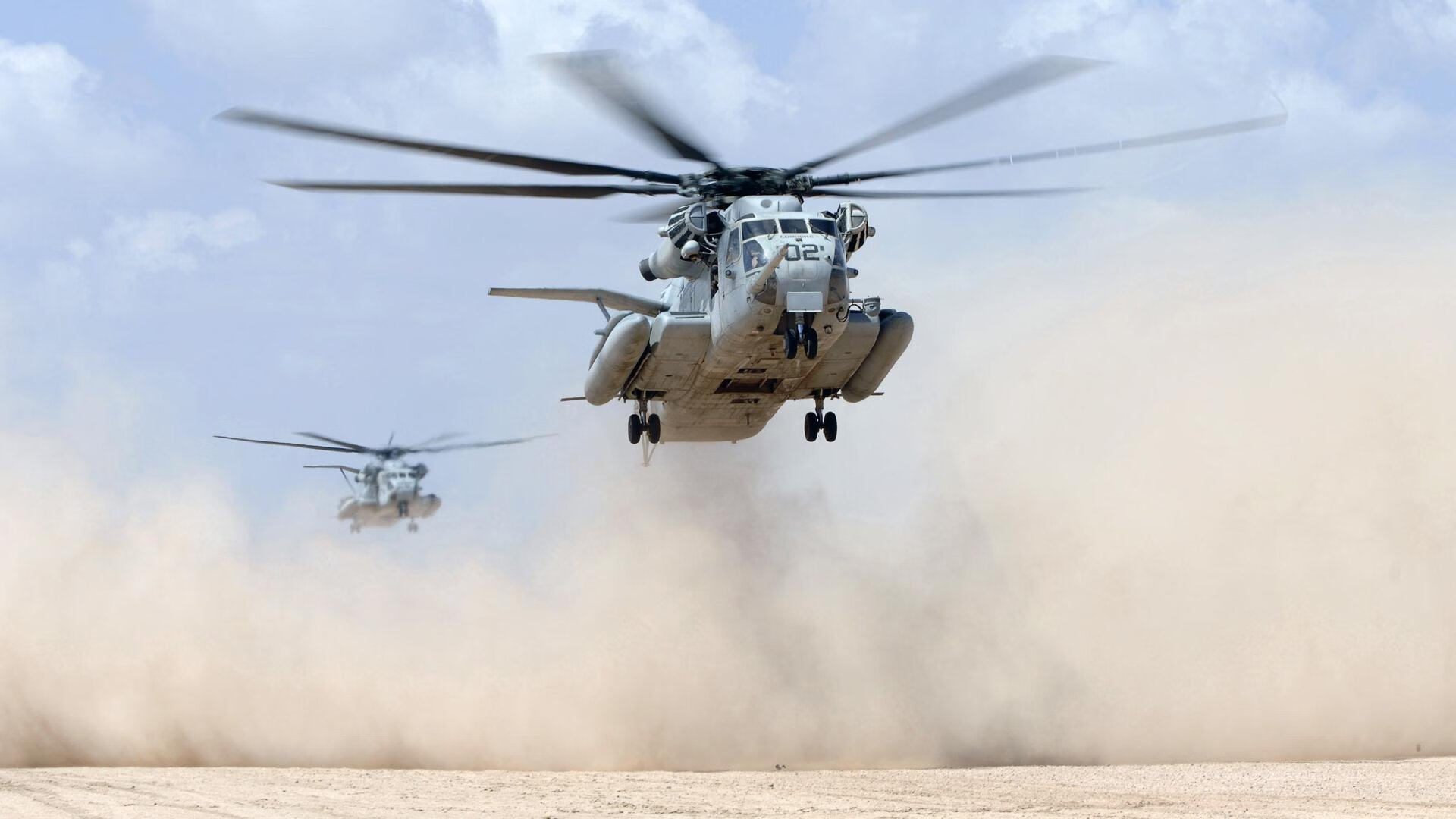 九游网页版官网入口-明星合作：联盟内外的跨界合作趣闻，明星合作图片